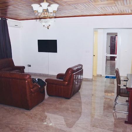 Hôtel La Couronne RW Yaoundé Exterior foto