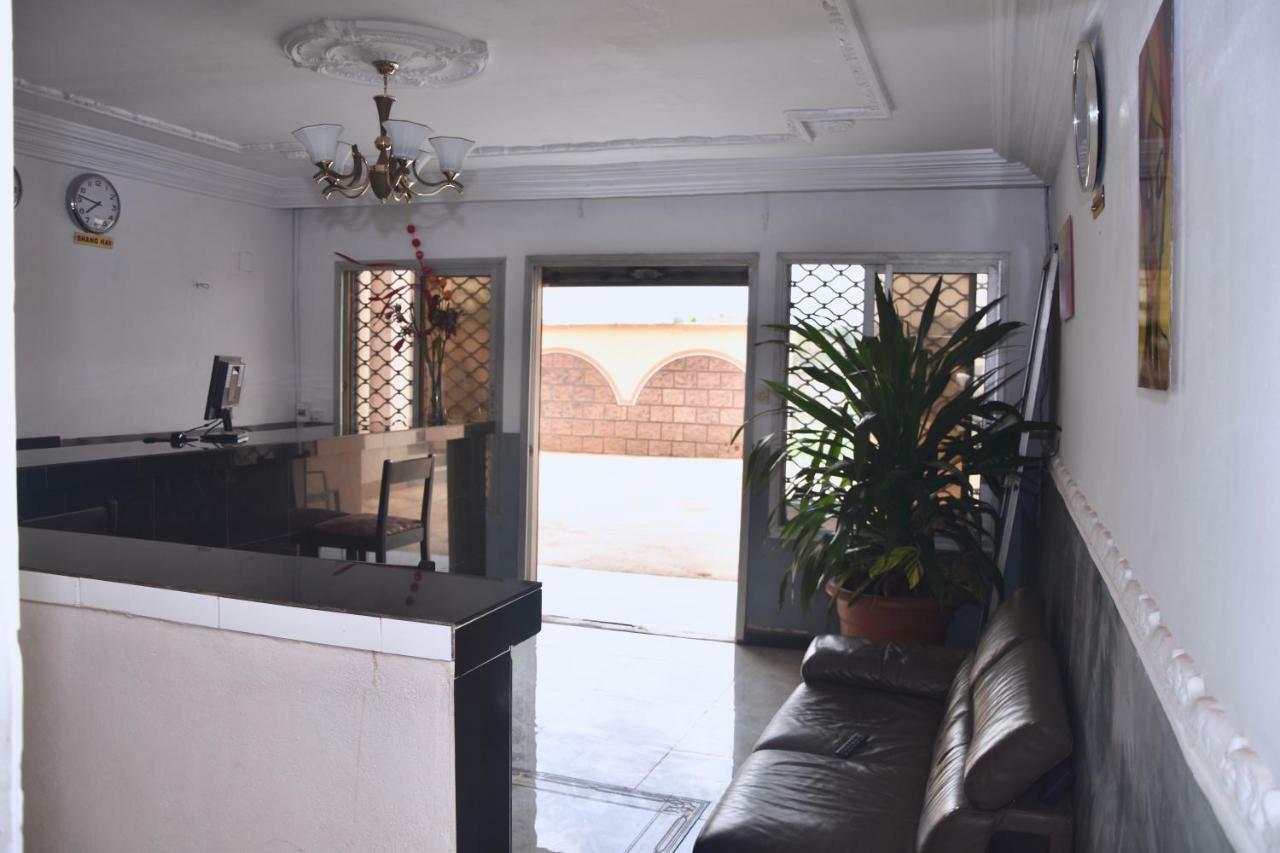 Hôtel La Couronne RW Yaoundé Exterior foto