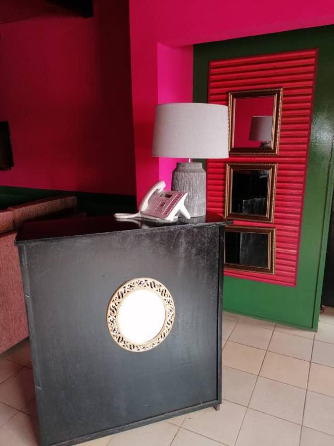 Hôtel La Couronne RW Yaoundé Exterior foto